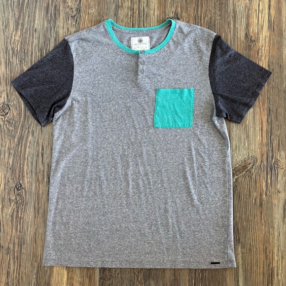 On the Byas Colorblock S/S Henley Tee Shirt Mens L Gray Speckled Teal Pocket - Picture 1 of 10
